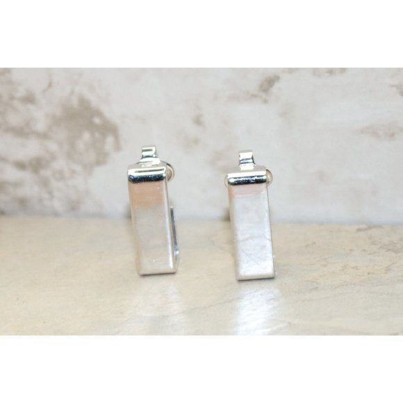 Signed Avon Silver tone  Rectangle Link Dangling Earrings Clip on - Picture 6 of 7